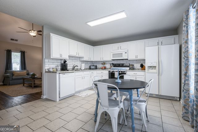 31 Middleton Court, Cartersville, GA 30120