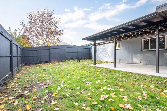 3317 Olive Way, Longview, WA 98632