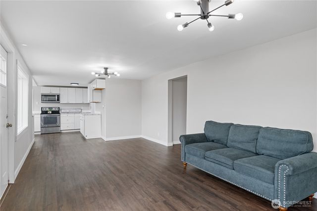 3317 Olive Way, Longview, WA 98632