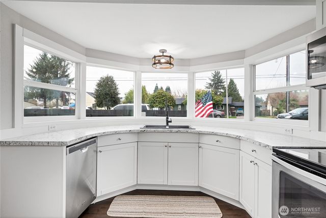 3317 Olive Way, Longview, WA 98632