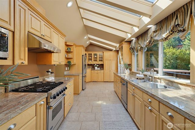 13807 Military Road E, Puyallup, WA 98374