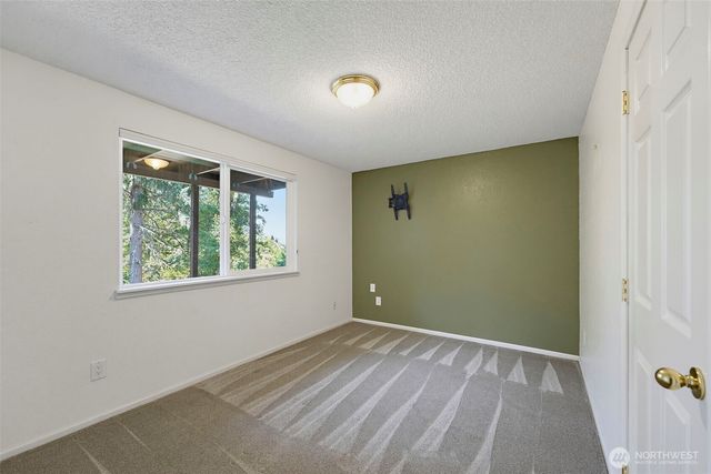 13807 Military Road E, Puyallup, WA 98374