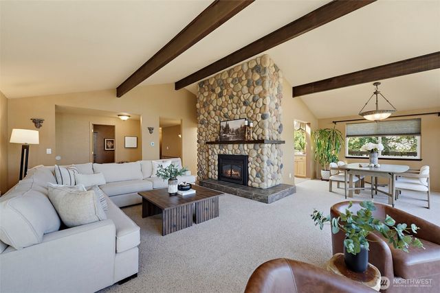 13807 Military Road E, Puyallup, WA 98374
