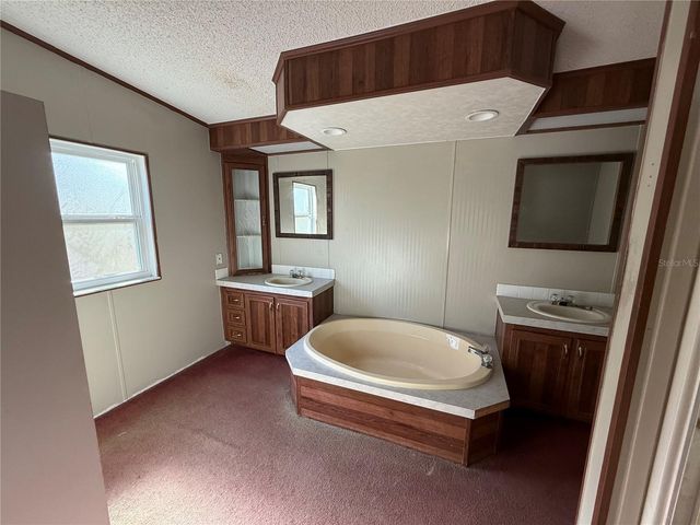 3152 STEEPLECHASE ROAD, Wesley Chapel, FL 33543