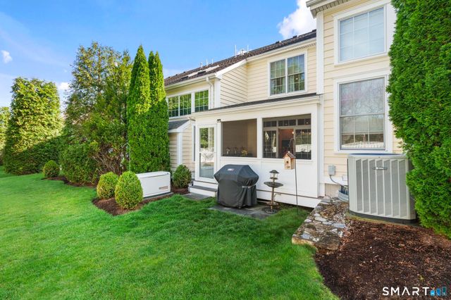 46 Great Heron Lane 46, Brookfield, CT 06804