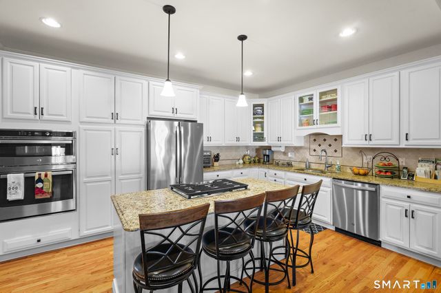 46 Great Heron Lane 46, Brookfield, CT 06804