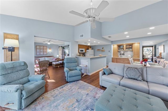 5890 Trailwinds DR 522, Fort Myers, FL 33907