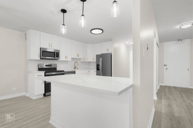 6147 N Sheridan Road 7A, Chicago, IL 60660