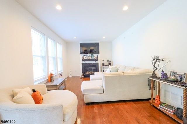 25 FerroMonte Ave, Roxbury Twp., NJ 07847