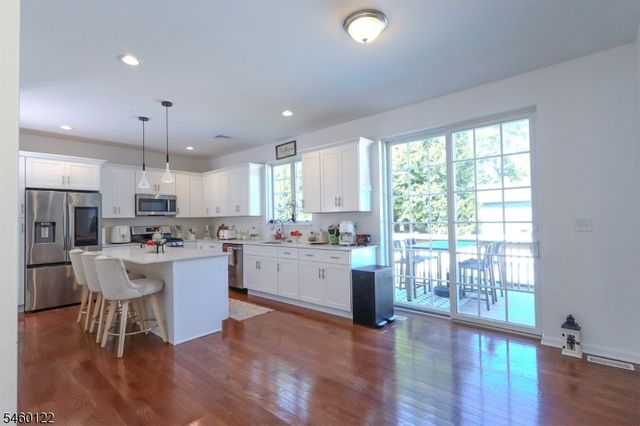 25 FerroMonte Ave, Roxbury Twp., NJ 07847