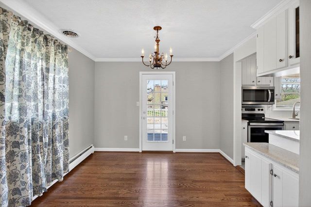 207 BURNLEY DR, Staunton, VA 24401