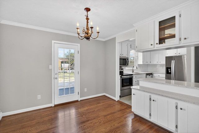 207 BURNLEY DR, Staunton, VA 24401