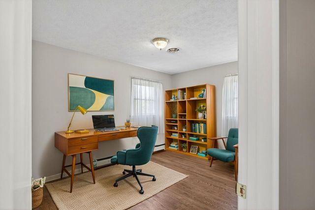 207 BURNLEY DR, Staunton, VA 24401