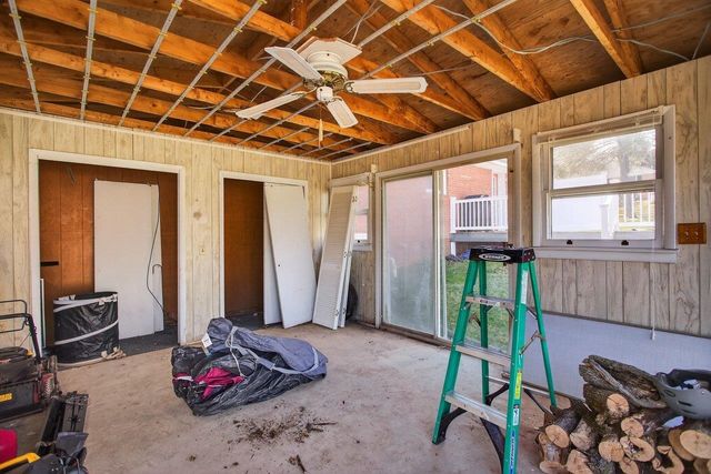 207 BURNLEY DR, Staunton, VA 24401