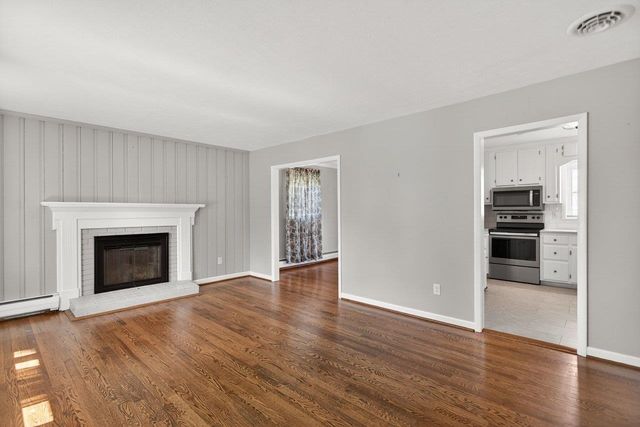 207 BURNLEY DR, Staunton, VA 24401