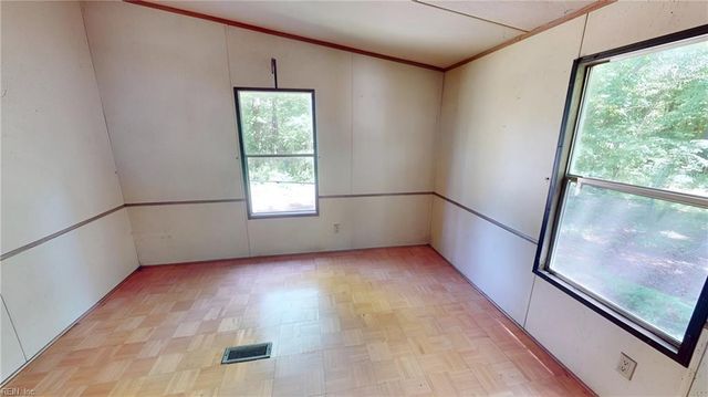 5080 Sandy Clay LN, Gloucester, VA 23061