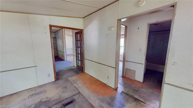 5080 Sandy Clay LN, Gloucester, VA 23061