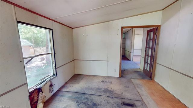 5080 Sandy Clay LN, Gloucester, VA 23061