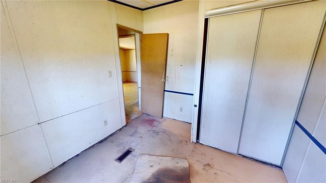 5080 Sandy Clay LN, Gloucester, VA 23061