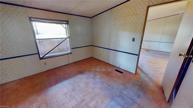 5080 Sandy Clay LN, Gloucester, VA 23061