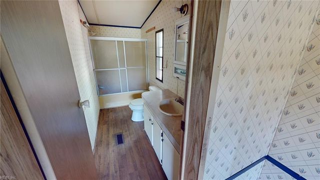 5080 Sandy Clay LN, Gloucester, VA 23061