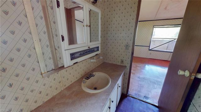 5080 Sandy Clay LN, Gloucester, VA 23061