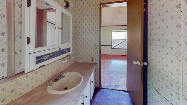 5080 Sandy Clay LN, Gloucester, VA 23061