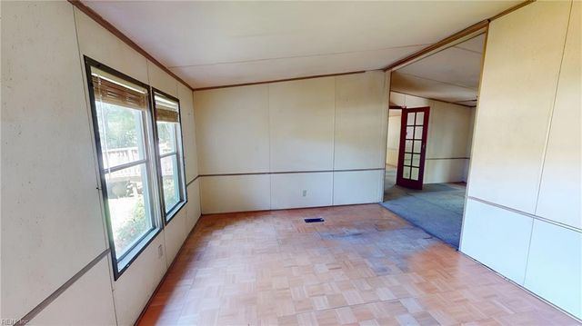 5080 Sandy Clay LN, Gloucester, VA 23061