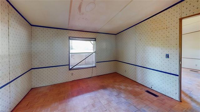 5080 Sandy Clay LN, Gloucester, VA 23061