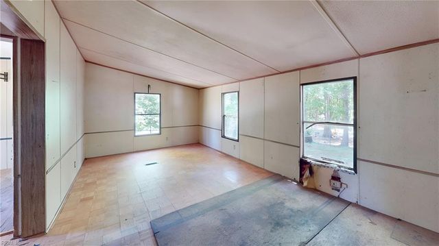 5080 Sandy Clay LN, Gloucester, VA 23061