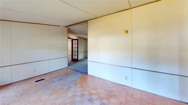 5080 Sandy Clay LN, Gloucester, VA 23061