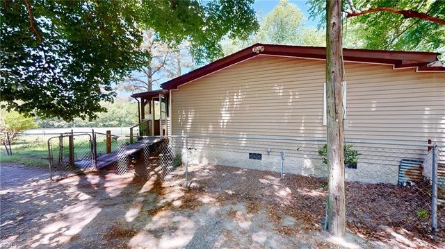 5080 Sandy Clay LN, Gloucester, VA 23061