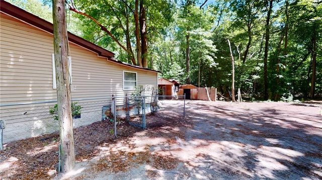 5080 Sandy Clay LN, Gloucester, VA 23061