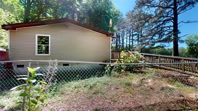 5080 Sandy Clay LN, Gloucester, VA 23061