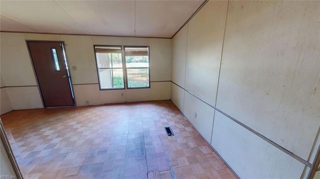 5080 Sandy Clay LN, Gloucester, VA 23061