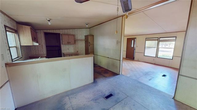 5080 Sandy Clay LN, Gloucester, VA 23061