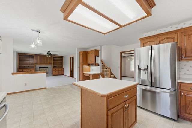 1208 W Donahue Street, Eldridge, IA 52748