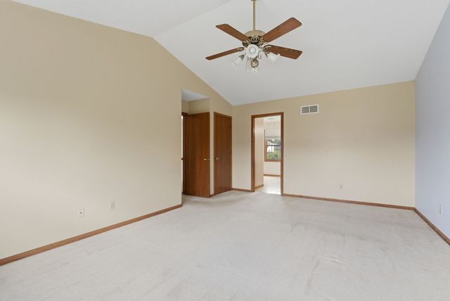 1208 W Donahue Street, Eldridge, IA 52748