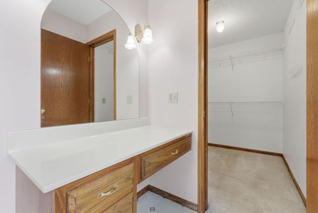 1208 W Donahue Street, Eldridge, IA 52748