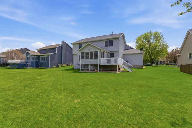 1208 W Donahue Street, Eldridge, IA 52748