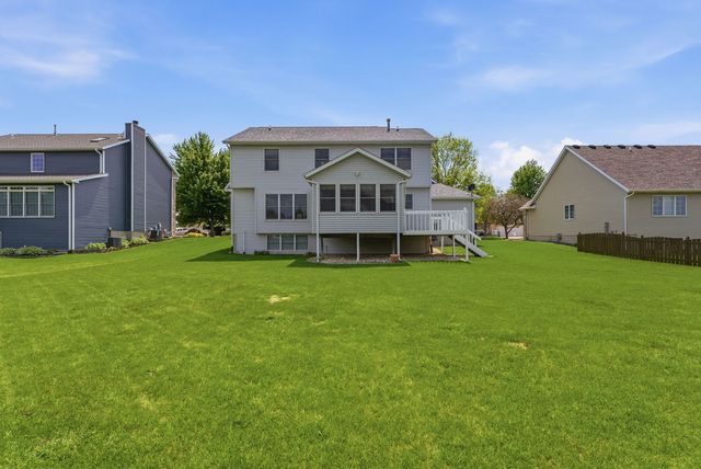 1208 W Donahue Street, Eldridge, IA 52748