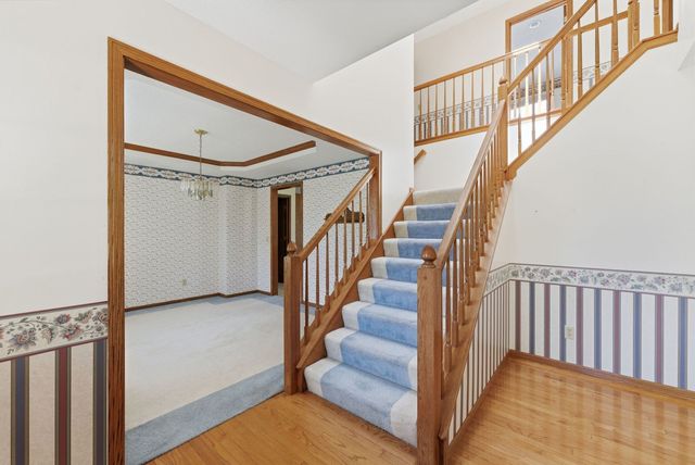 1208 W Donahue Street, Eldridge, IA 52748