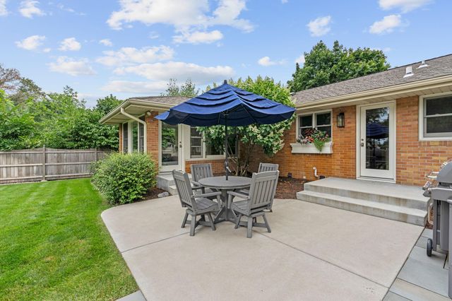 5234 Hollywood Road, Edina, MN 55436