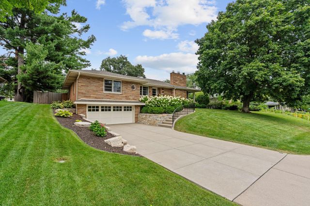 5234 Hollywood Road, Edina, MN 55436