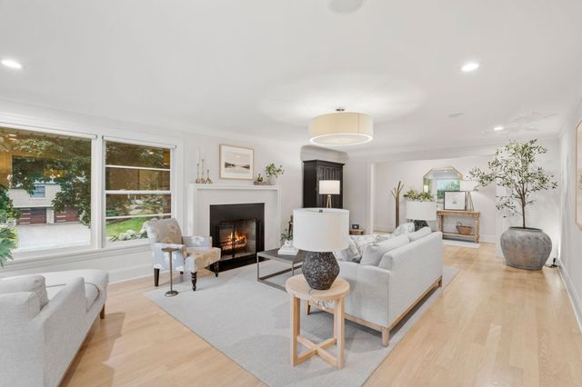 5234 Hollywood Road, Edina, MN 55436