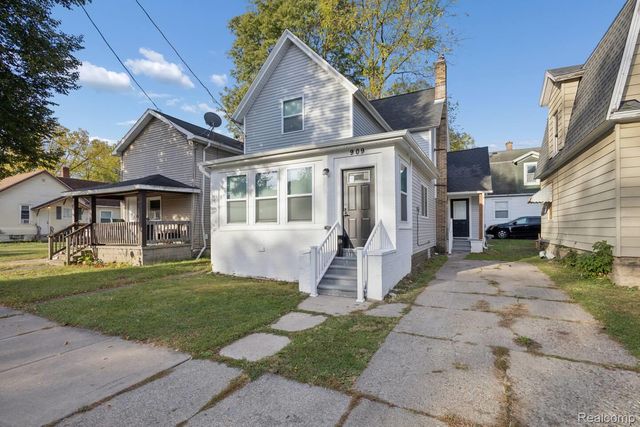 909 N Pine Street, Lansing, MI 48906