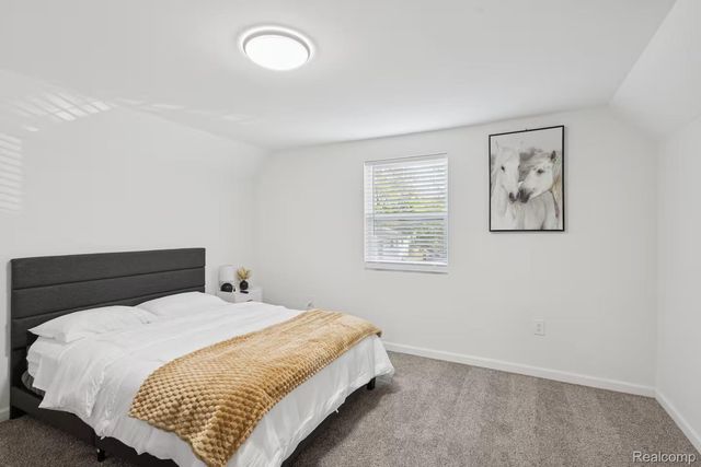 909 N Pine Street, Lansing, MI 48906