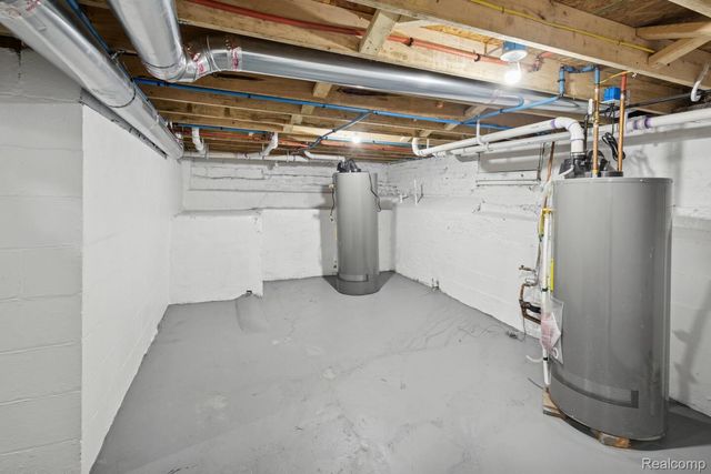 909 N Pine Street, Lansing, MI 48906