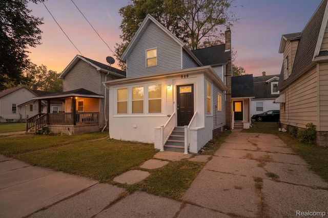 909 N Pine Street, Lansing, MI 48906