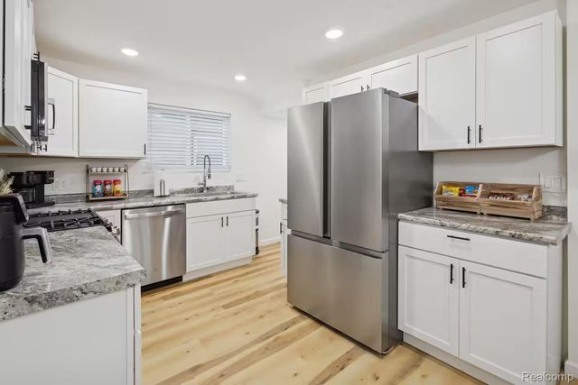 909 N Pine Street, Lansing, MI 48906